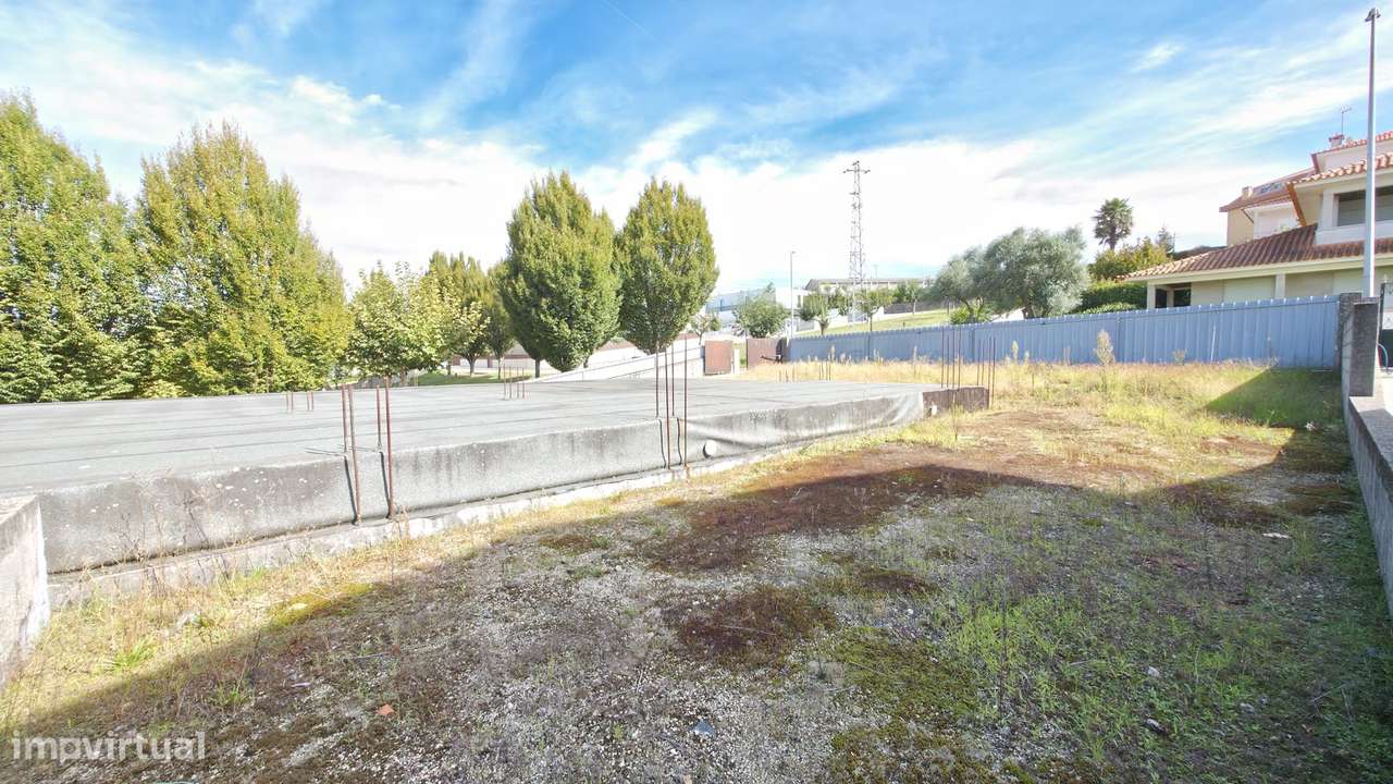 Lote de terreno c/ benfeitorias Vila Verde Felgueiras-17