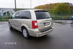 Chrysler Town & Country 3.6 Limited - 11