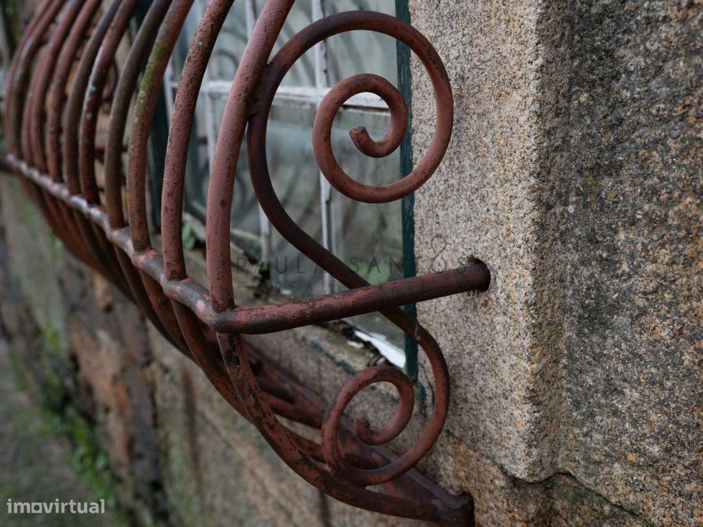 CASA PARA RECUPERAR NO C. HISTÓRICO DE VILA FLOR | BRAGANÇA-7
