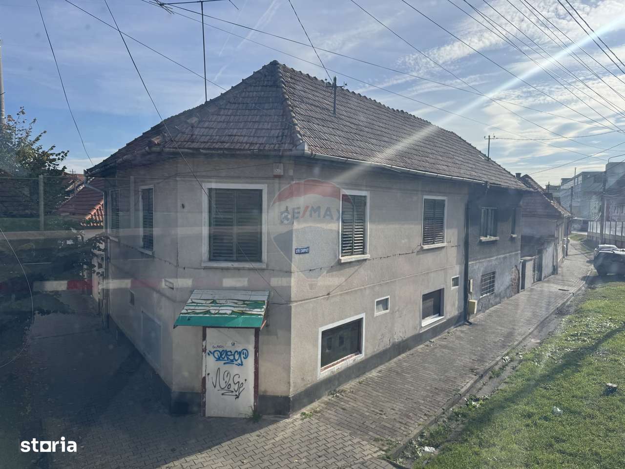 Casă cu 4 camere, situată în centrul orașului-1