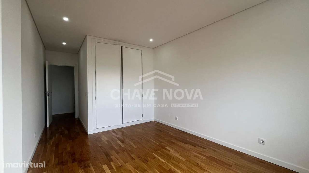 T2+1 Renovado na Madalena Com varanda, Box e Vista Mar  MAD/02209/CO-6