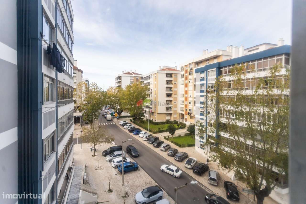 Apartamento T3, central com vista rio-18