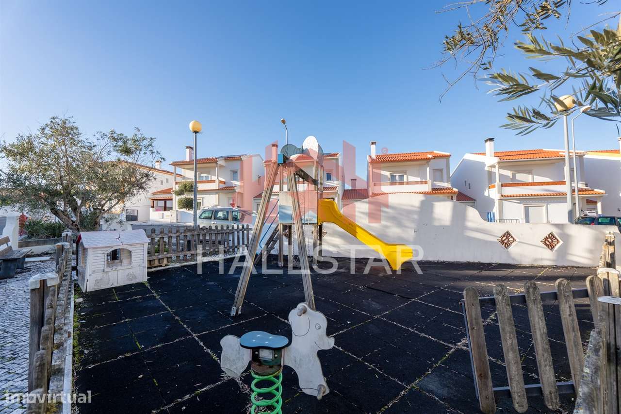 Moradia T4 / Jardim e Garagem / Cela-42