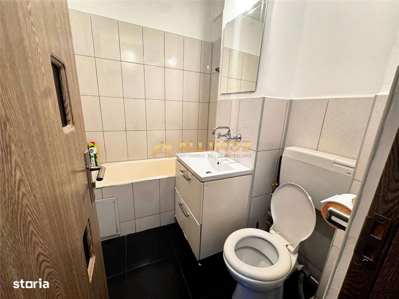 Apartament 3 camere de vânzare în Ploiesti, zona Andrei Muresanu – 54-10