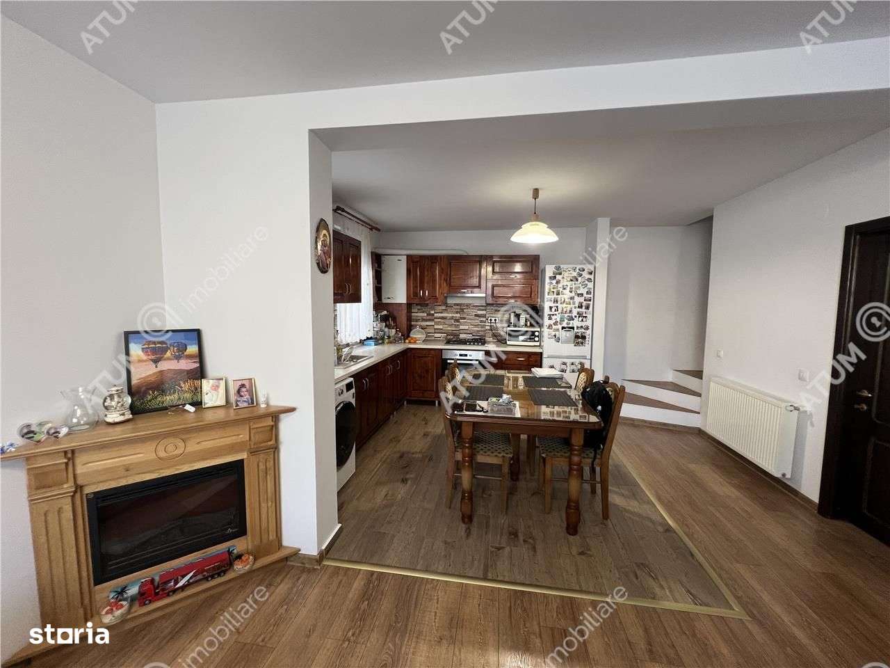 Casa cu 4 camere 2 bai si curte proprie in zona Arhitectilor-13