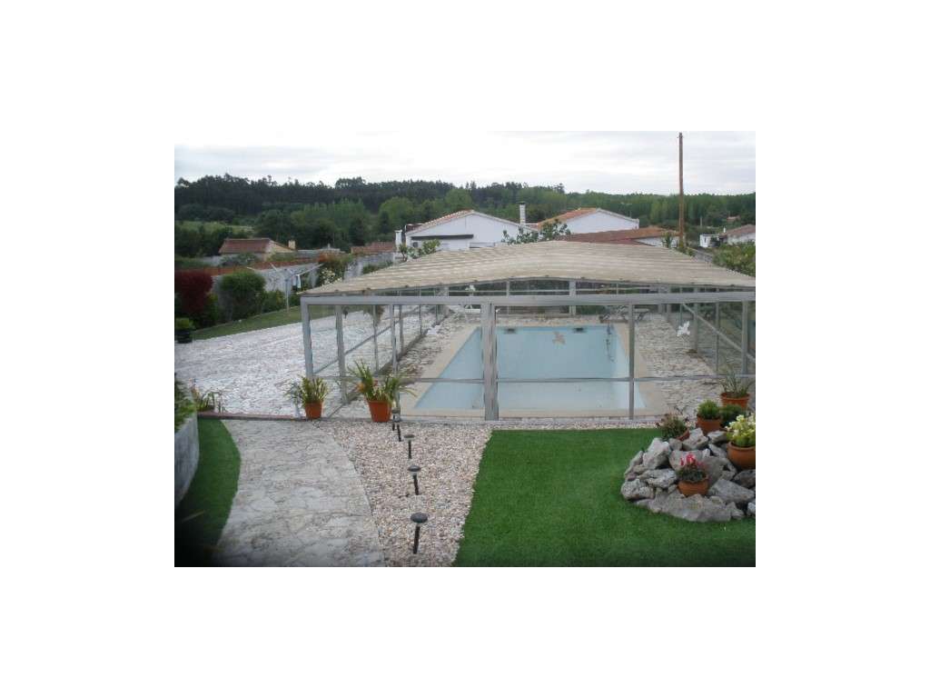 Moradia T3+2 individual, térrea com anexo T2 e piscina na zona de C...-17