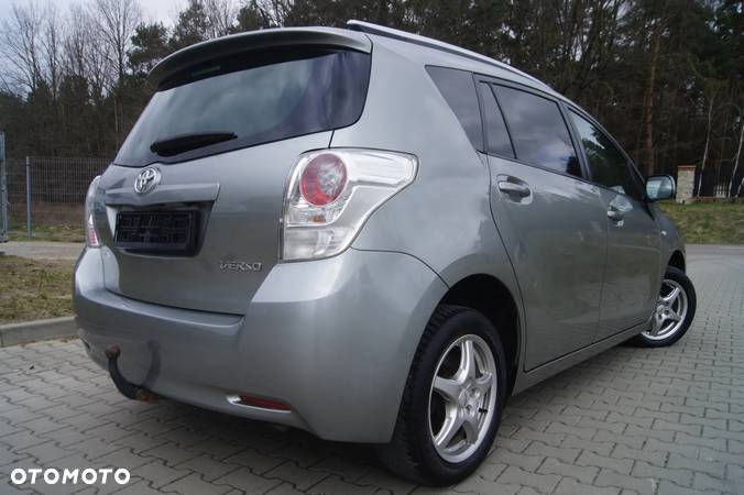 Toyota Verso 2.0 D-4D Executive - 12