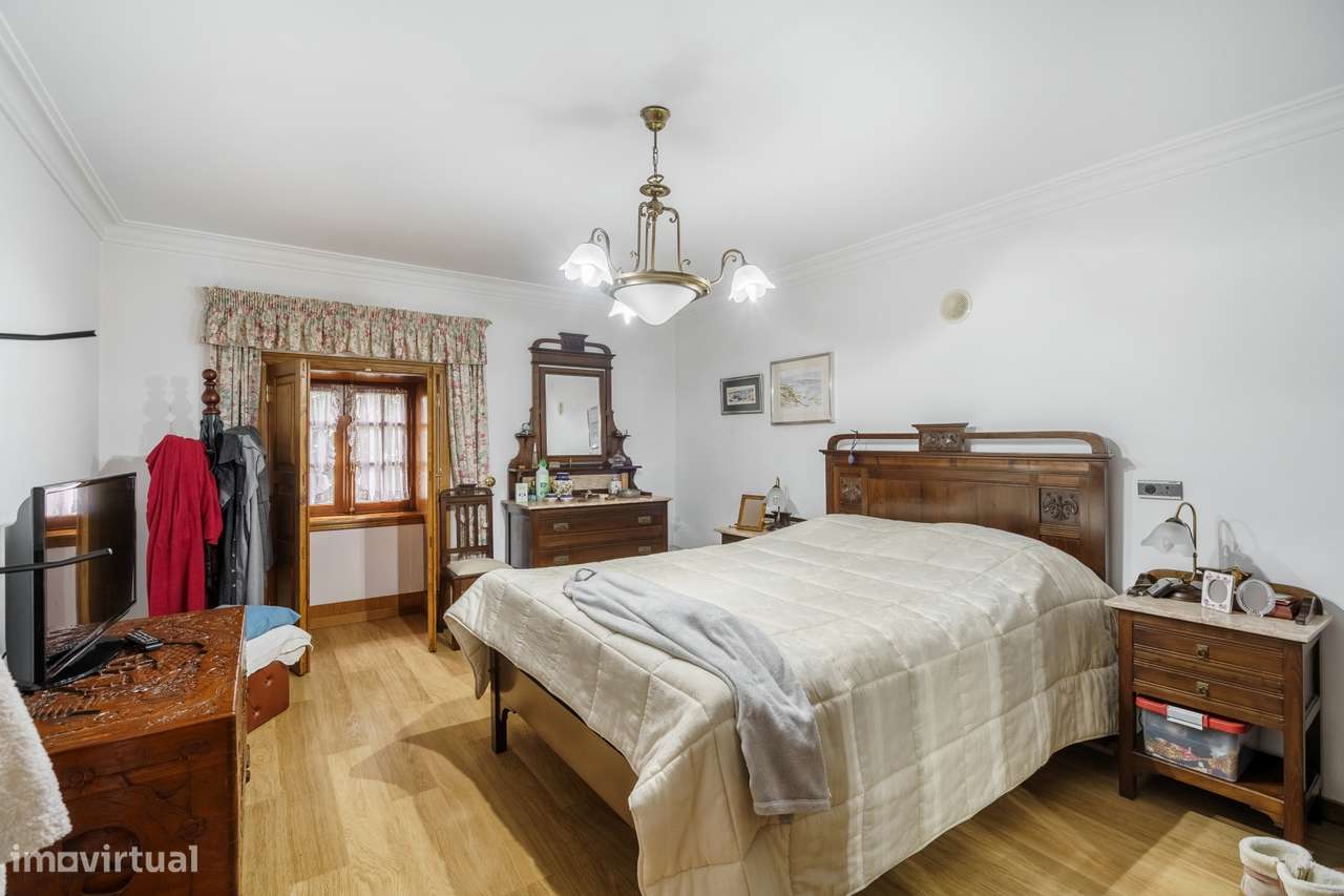 Moradia T5 em pedra em Vila Verde da Raia - Chaves-37