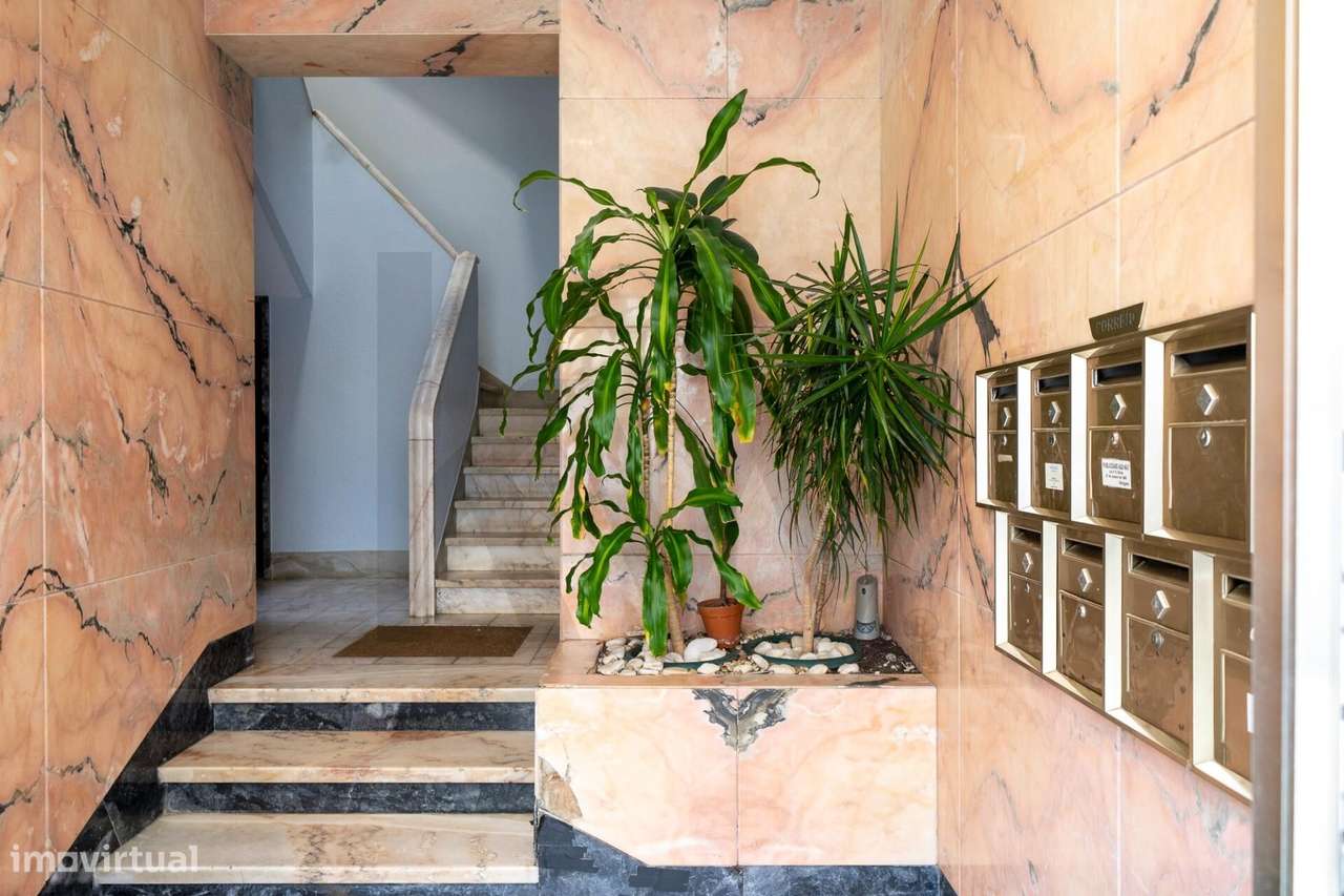 Apartamento T2 Remodelado | Benfica | Rua Emilia das Neves | 66m2 - Grande imagem: 5/24