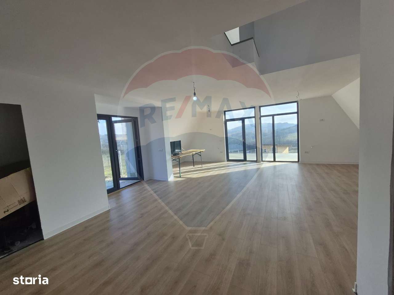 Casa A-Frame la Breaza | Relaxare & profit | 1.200 €/lună din turism - Imagine principală: 3/20