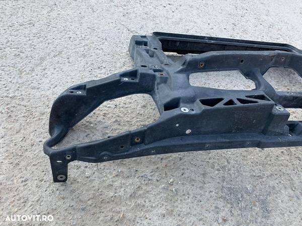 Tragher / Panou Frontal / Calandru VW Bora 1.4 1.6 1.8 1.9 TDI 2.0 1998 - 2005 Cod 1J0805594 - 5