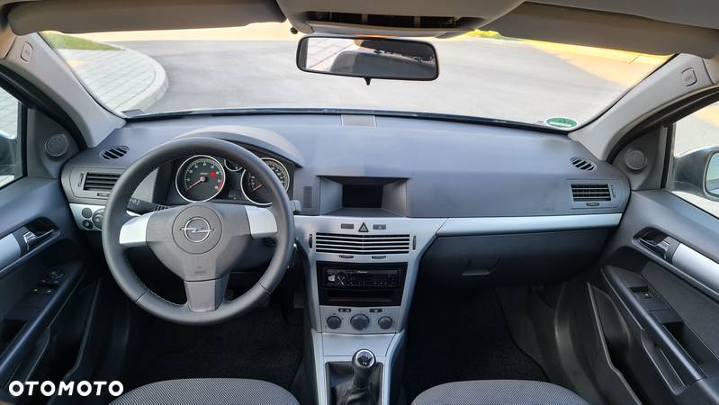 Opel Astra 1.6 Caravan Edition - 22