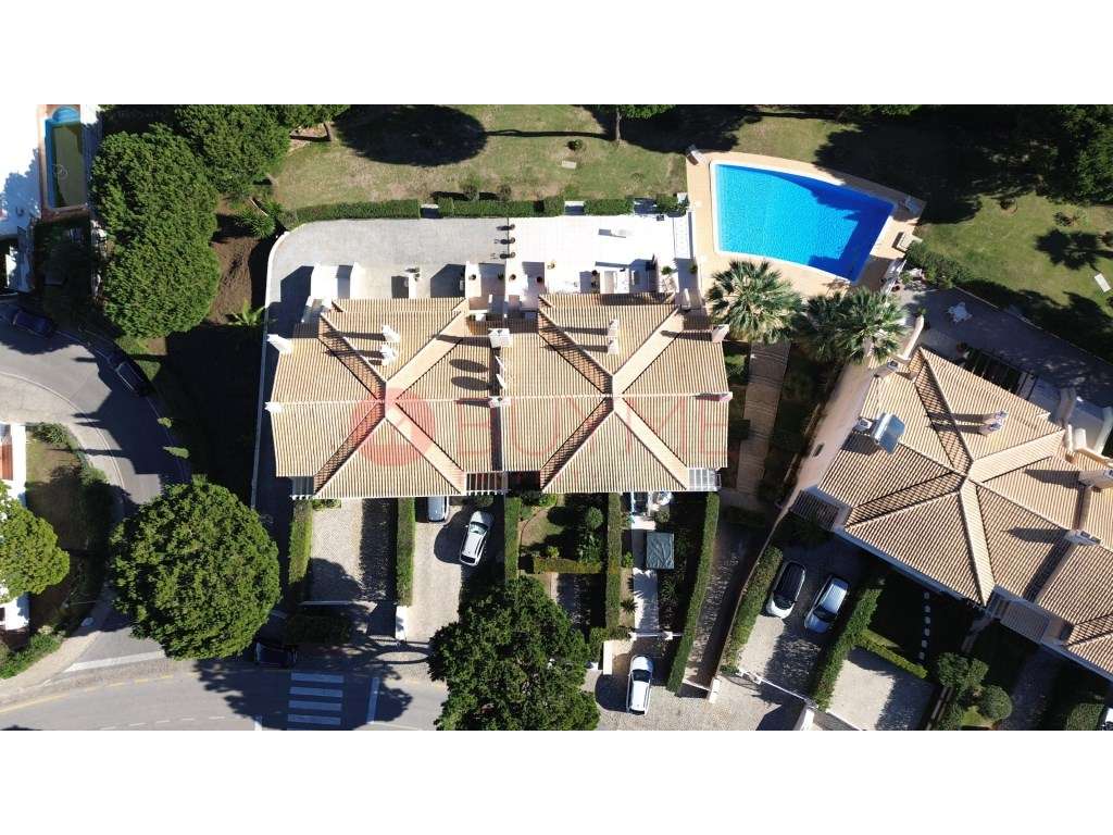 Moradia Duplex T3+1 em Condomínio Privado em Vilamoura-46