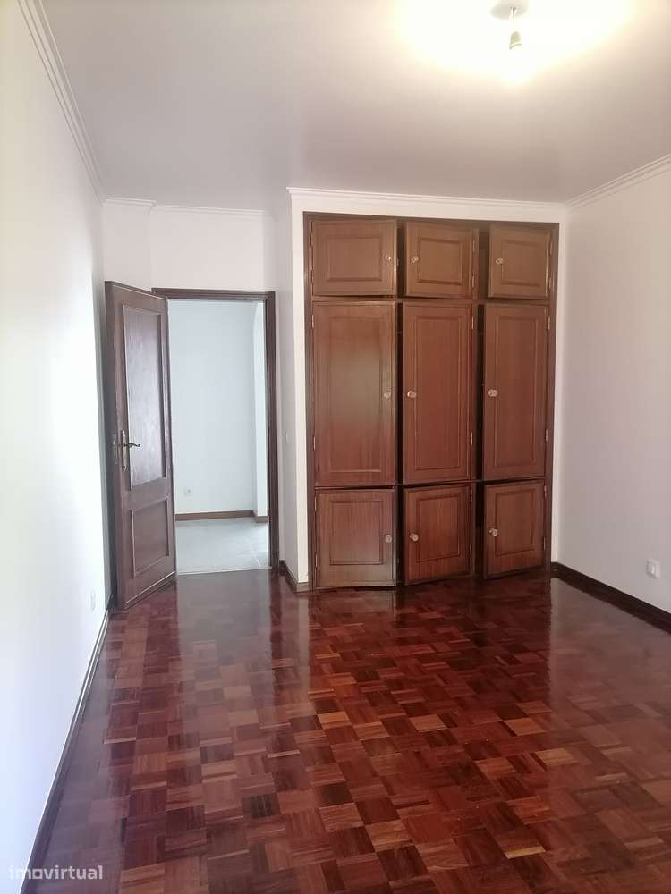 T3 Centro de Queijas, Oeiras. Com Parqueamento e Arrecadação.-17