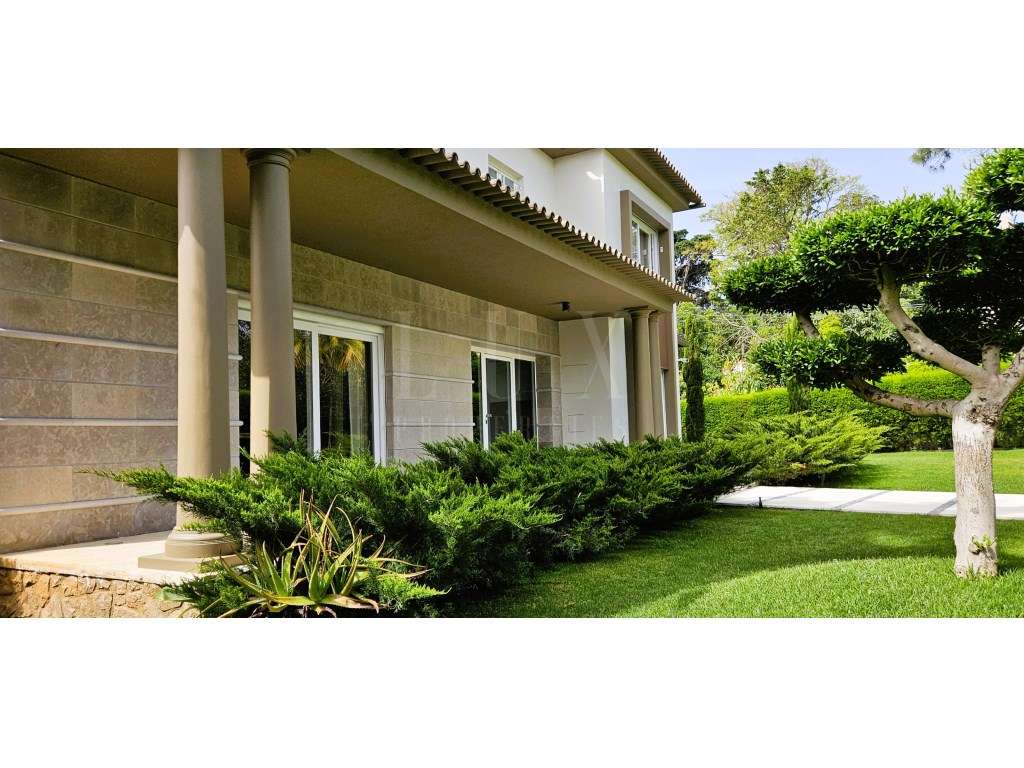 MORADIA DE LUXO NO CENTRO DO ESTORIL-14