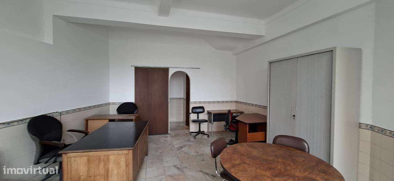 Imóvel comercial em São Vicente (junto ao Largo da Graça) - Grande imagem: 2/5