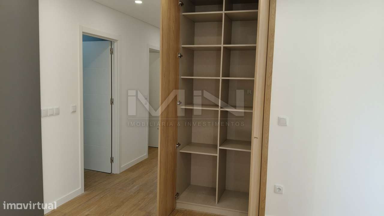 Novo T2 c/ Entrada Independente e Garagem - Grande imagem: 5/27