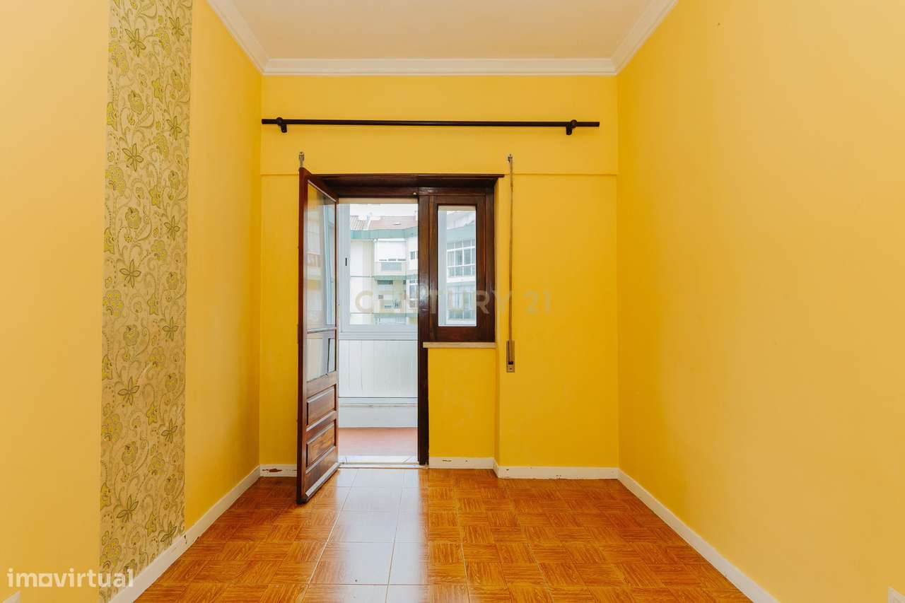 Apartamento T2 Queijas-8