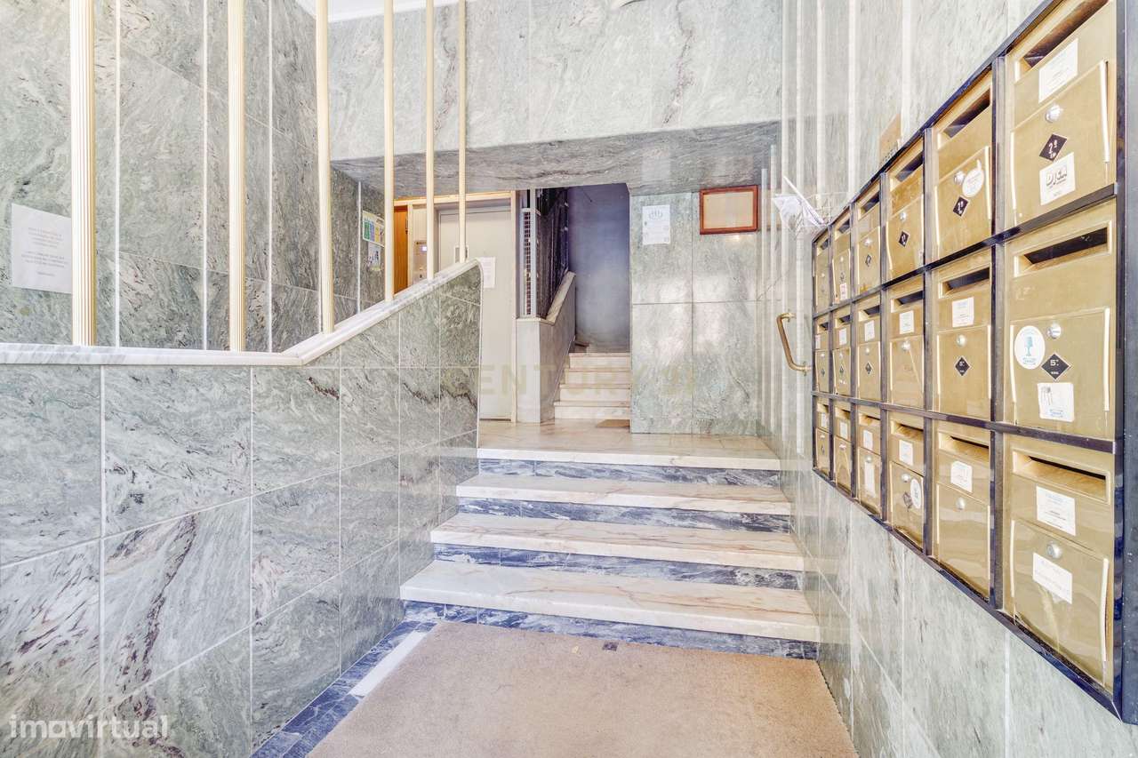 Fantástico T2 com ótimas varandas-23