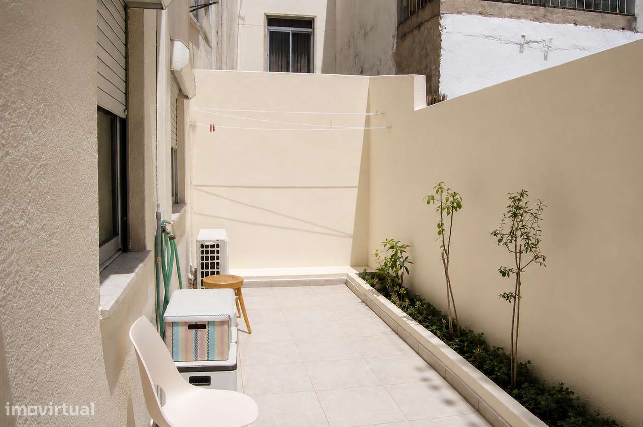 Apartamento T2 com terraço no Bairro de Santos ao Rêgo-25