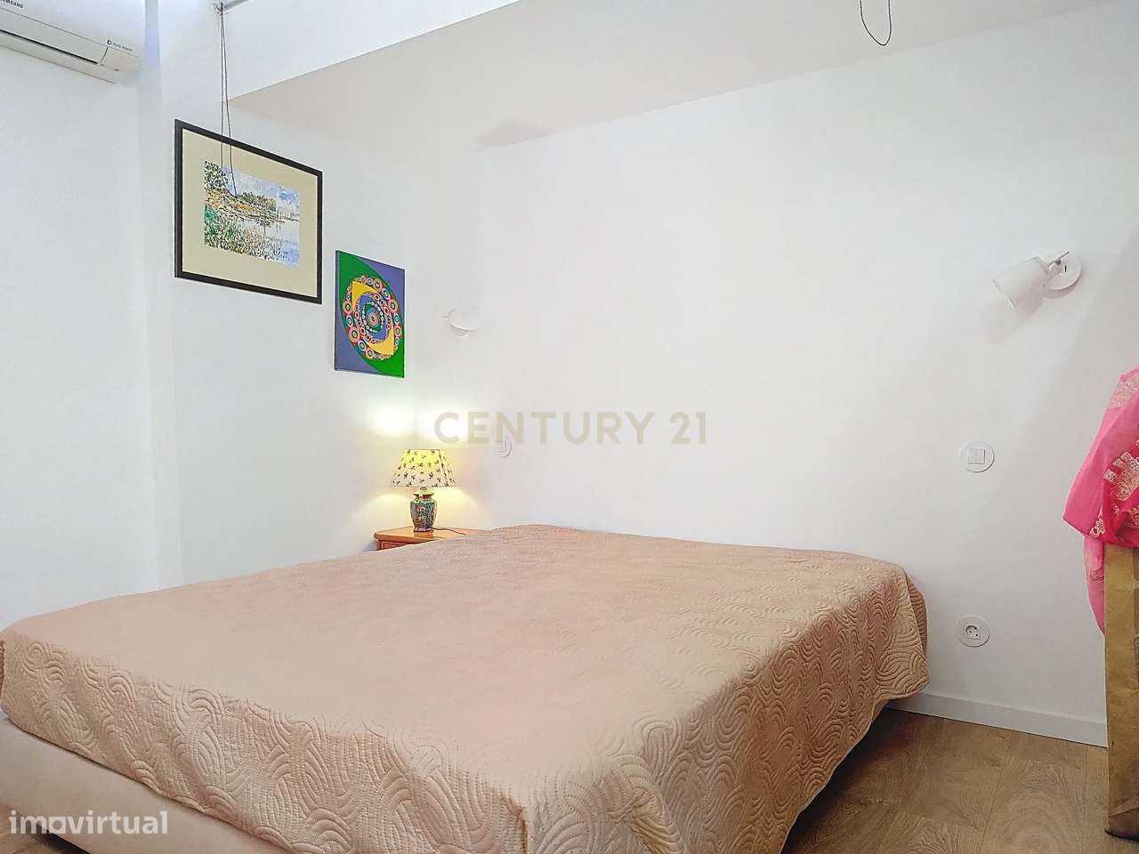 Apartamento revestido com capoto composto por 4 quartos com vistas par - Grande imagem: 4/26