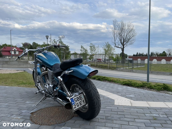 Suzuki Intruder - 4