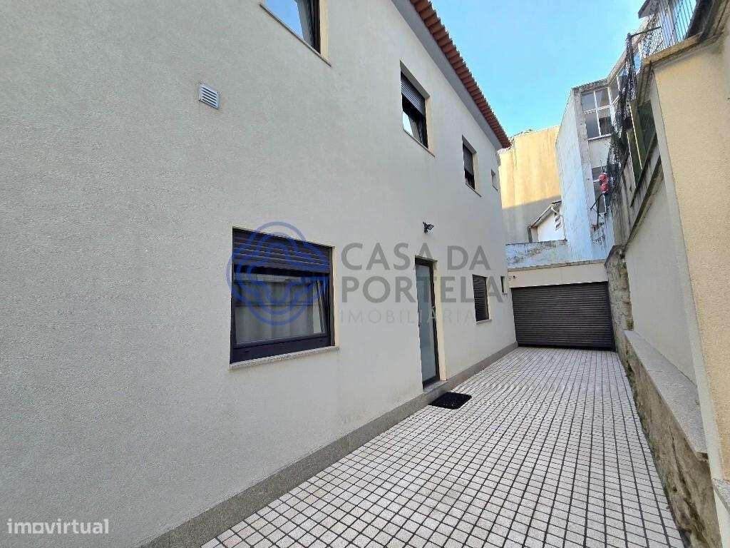 Moradia Bi Familiar, com entradas independentes em Paranhos Porto - Grande imagem: 5/39