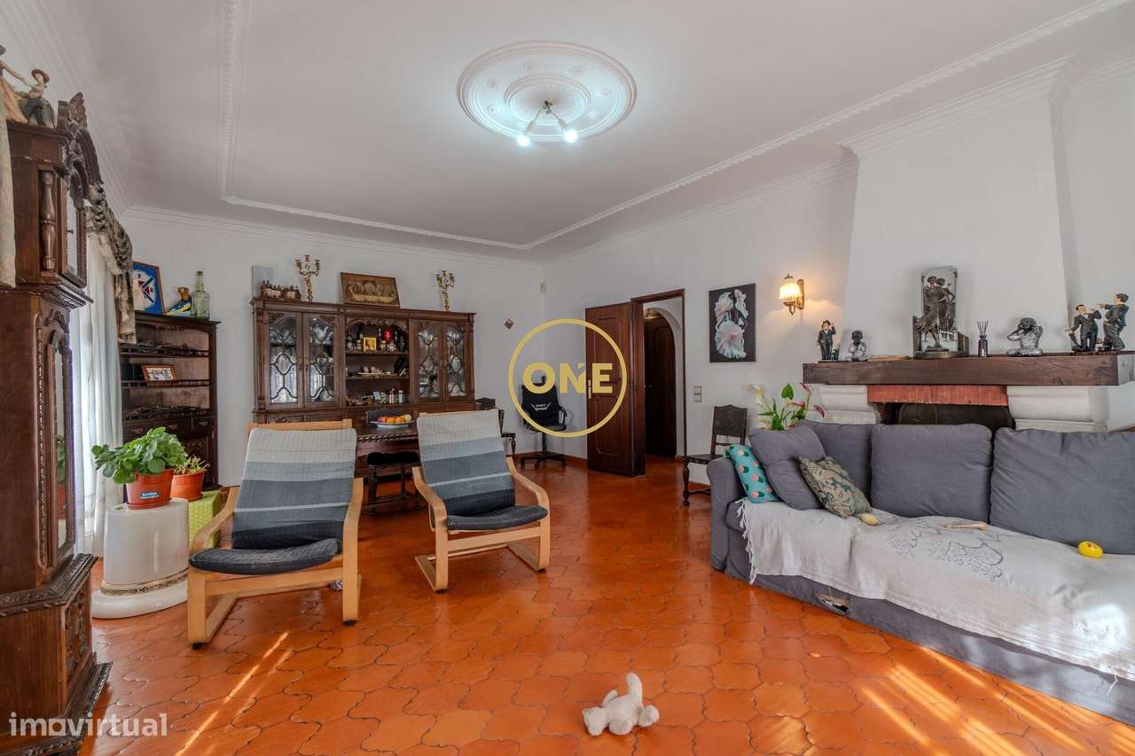 Prédio em propriedade total com 5 divisões independentes - Povoa da Ga-15