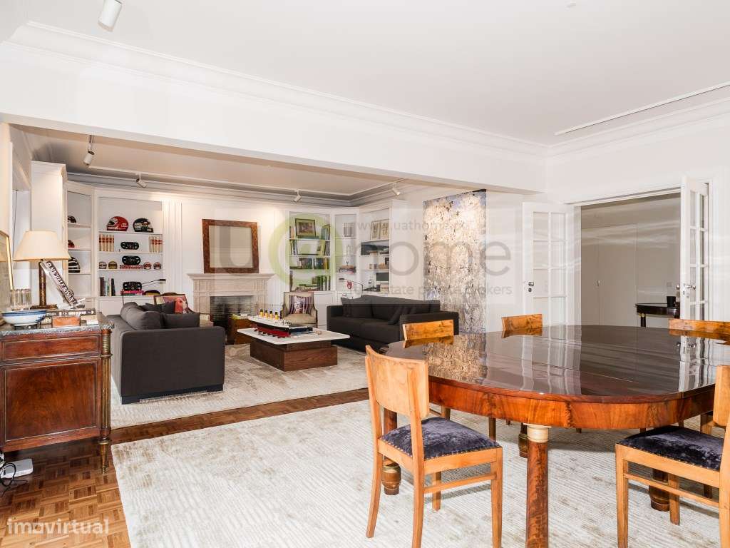 Apartamento T4+ 1 na Lapa-47