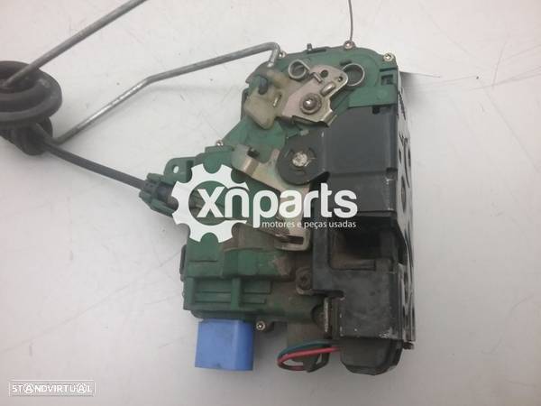 Fecho da porta Frente/Esq SEAT IBIZA III (6L1) 1.4 TDI | 05.02 - 12.05 Usado - 2