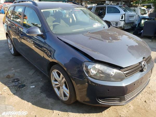 Dezmembrez Volkswagen Golf 6 2010 1.6tdi CAYC - 2