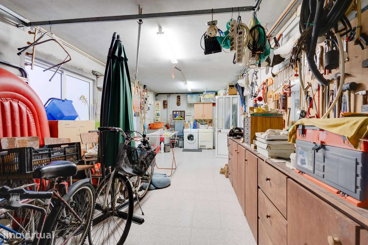 Moradia com um belissimo espaço exterior e praia privada!-33