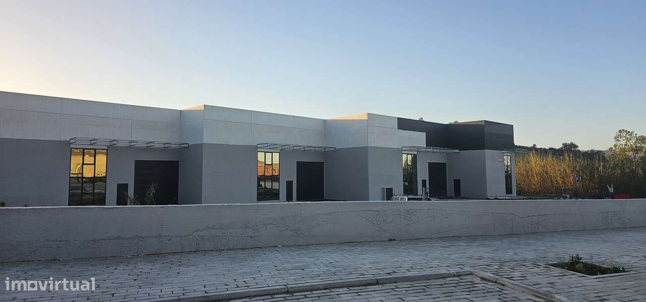 Armazém de 670m² em Torres Vedras para arrendar - Grande imagem: 5/9