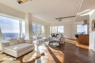 Sophisticated apartment on 50th floor at Złota 44