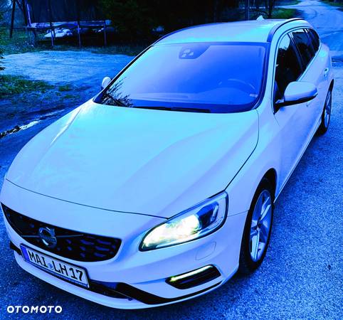 Volvo V60 D4 AWD Geartronic RDesign - 3