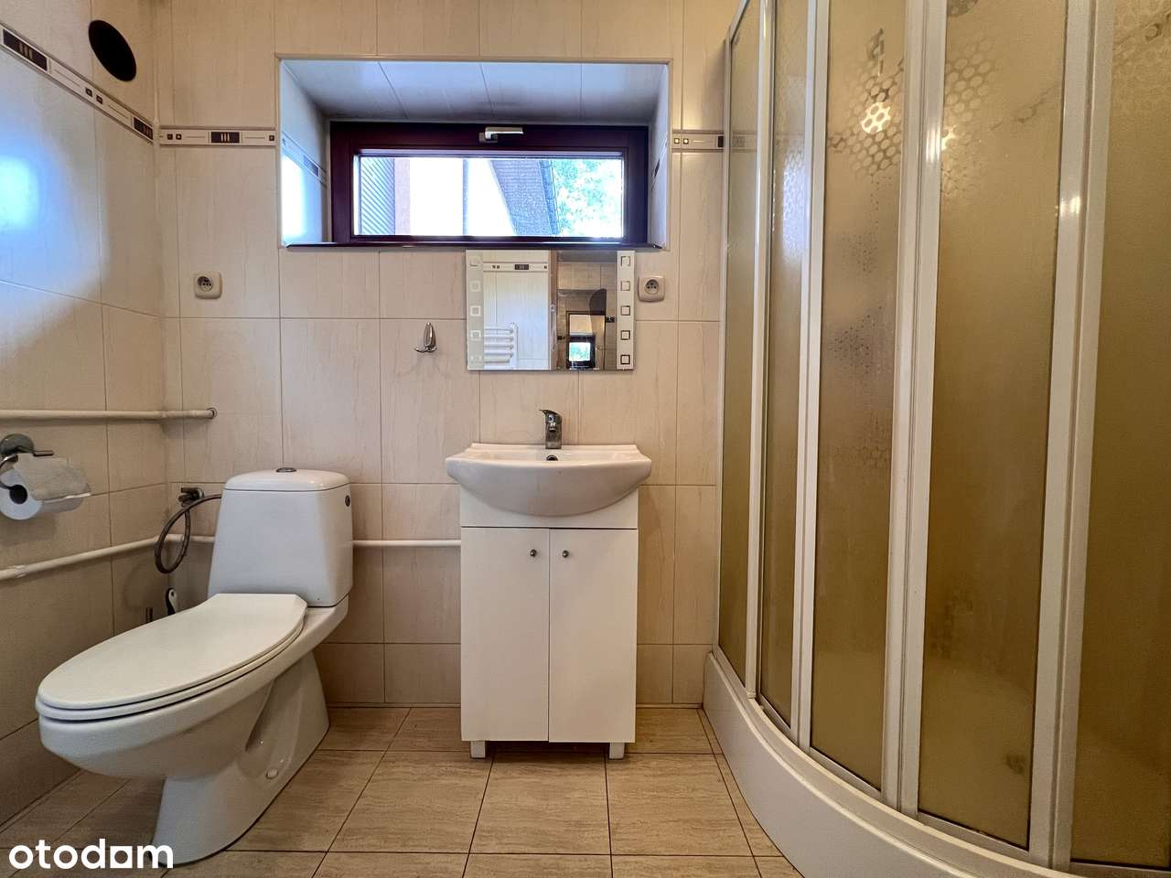 Spała-dom z własnym stawem położony w otoczeniu zieleni i ciszy. Bez %-16