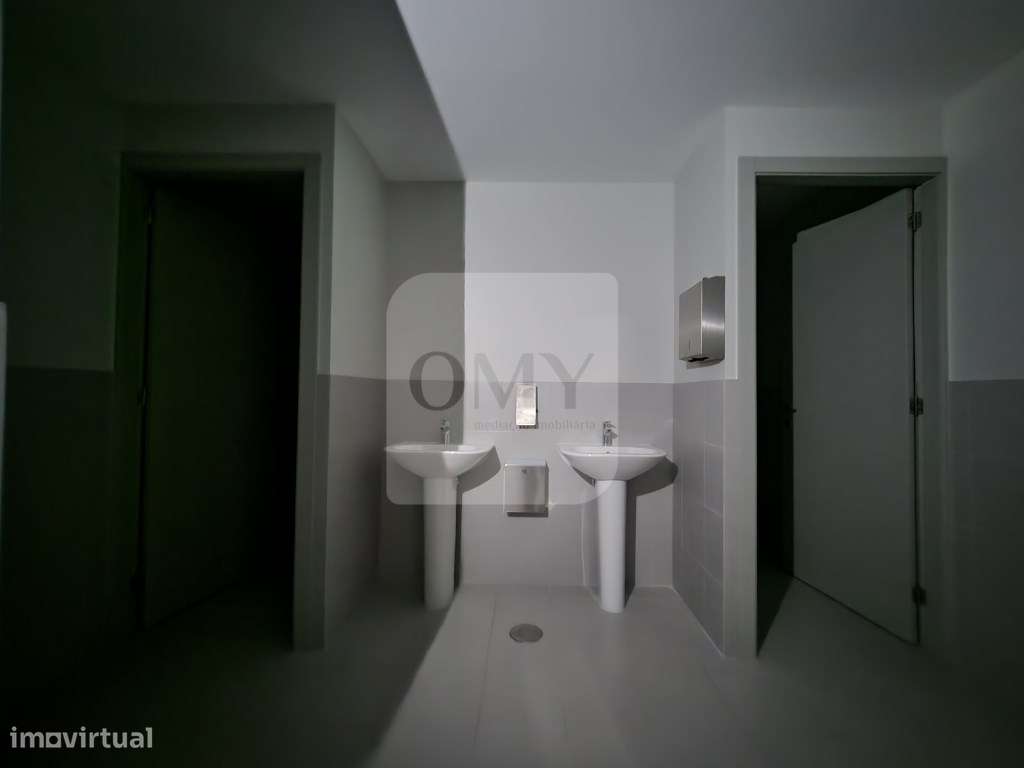 Loja de 82 m2 no Centro Histórico de Vila Real - Grande imagem: 4/5