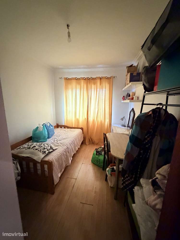 Apartamento T2 com 84 m² – Excelente oportunidade para remodelação-7