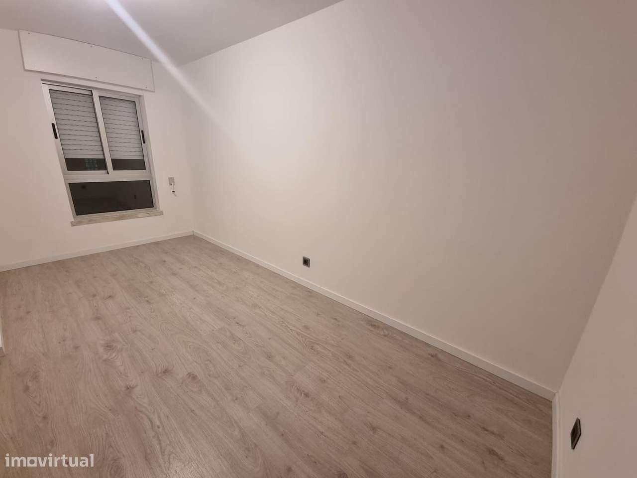 Espetacular T2 todo remodelado em Setubal em prédio com elevador-8