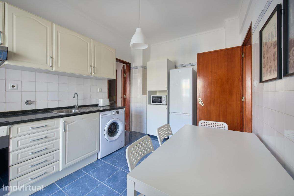 Quarto - localizado em Almada Lisbon - Grande imagem: 5/60