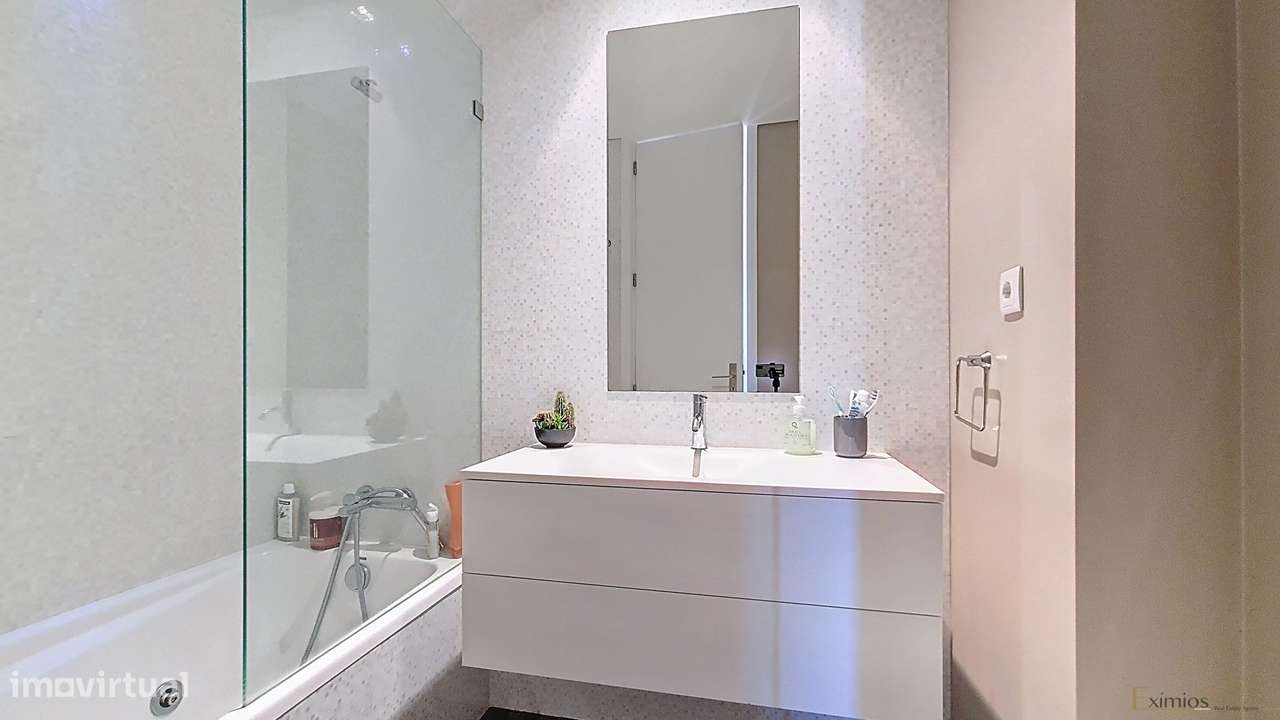 Apartamento T2 com garagem, em Árvore-13