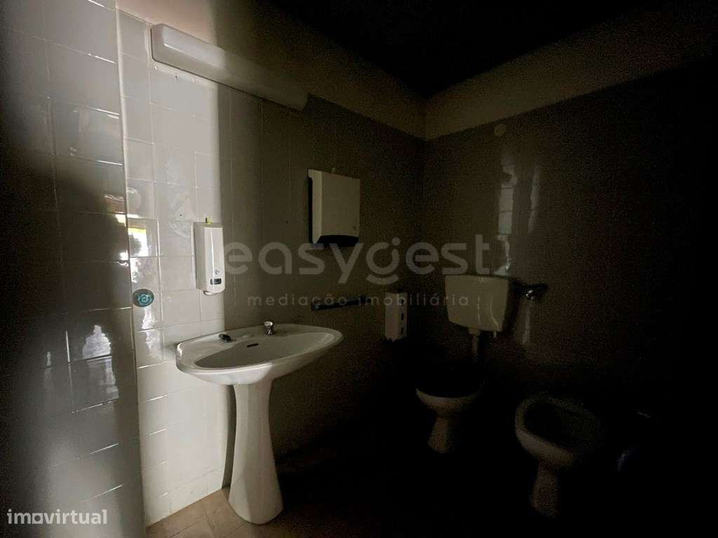 Escritório no centro da vila de Montemor-o-Velho - Grande imagem: 5/12