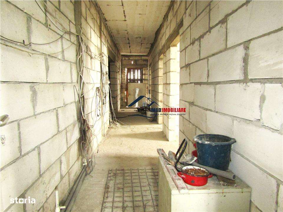 Cu mare potential! Vanzare Casa P+Pod si acoperis tip terasa in Ulmi.-12