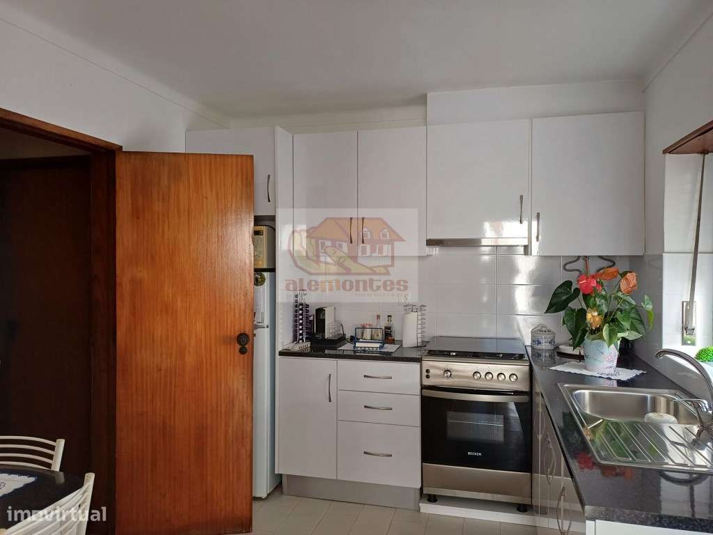 Moradia T5 em lote de 750 m2 - centro vila-6