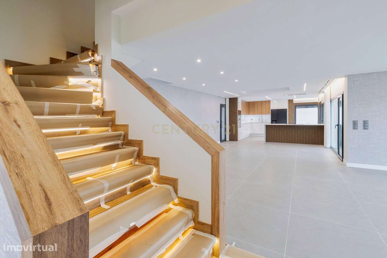 Casa em Construção  com piscina localizada na Quinta do Desembargador-7