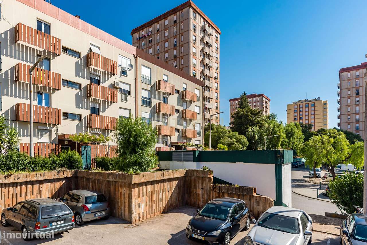 Apartamento T2 pronto a habitar Vialonga-0