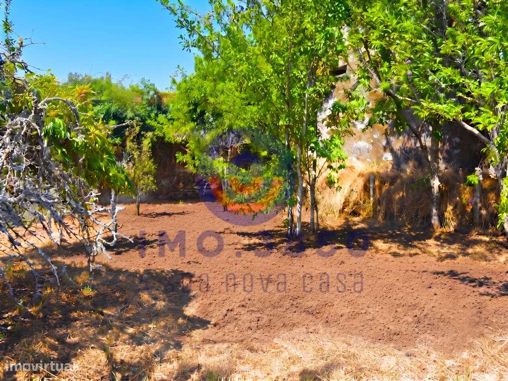 Moradia T3 em pedra para recuperação-25