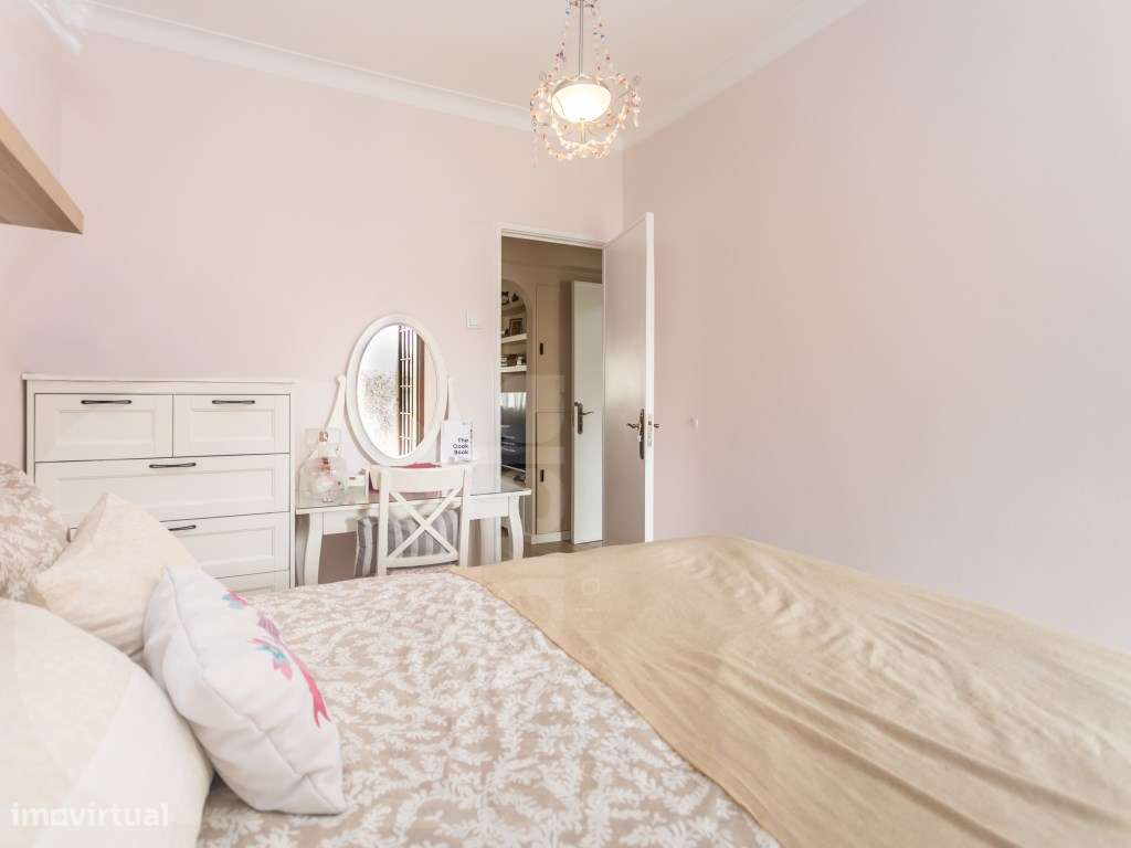 T2 Remodelado em Corroios | Vista Desafogada | A 2 Min da Estação F...-10