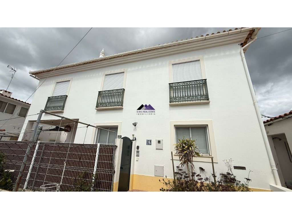 Moradia V3+1 a 600m da Praia - Grande imagem: 4/54