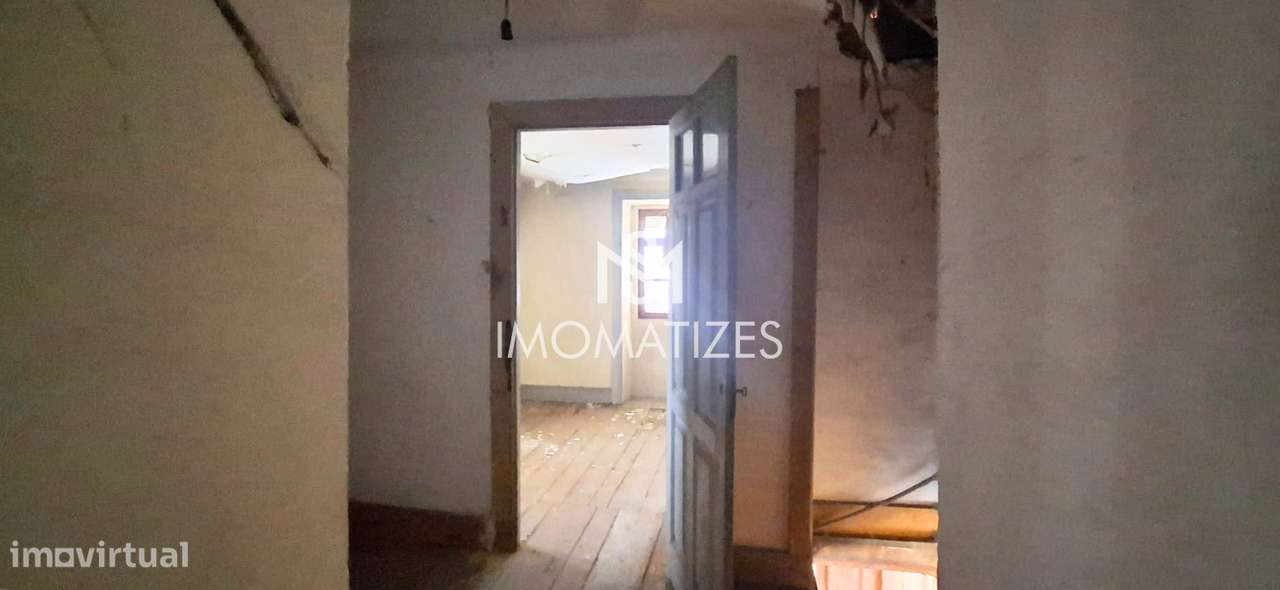 Moradia T3 isolada para reabilitação total - São Romão do Coronado-15